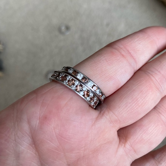 Pair of champagne and clear bands - Picture 2 of 6